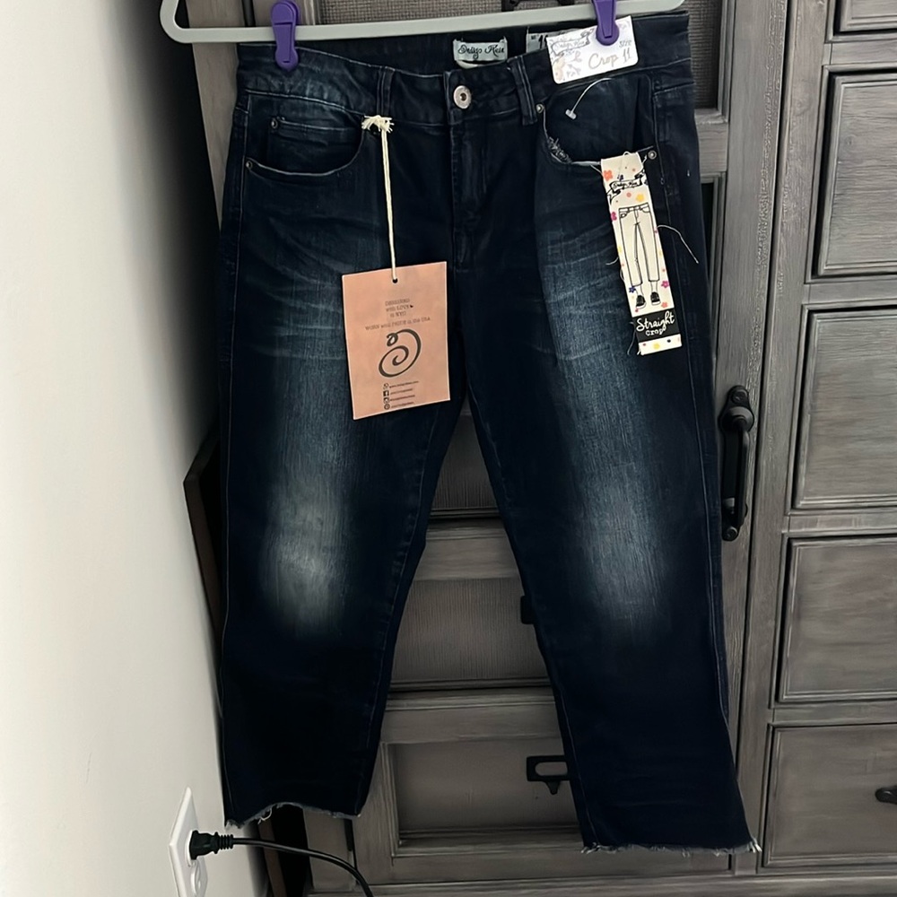 Cute Indigo Rein blue jeans in jr 11 crop